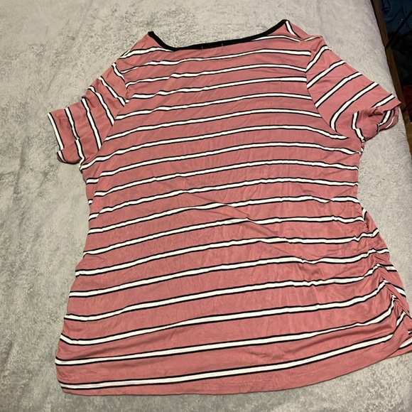 Short Sleeve Pink Blouse - Picture 4 of 5